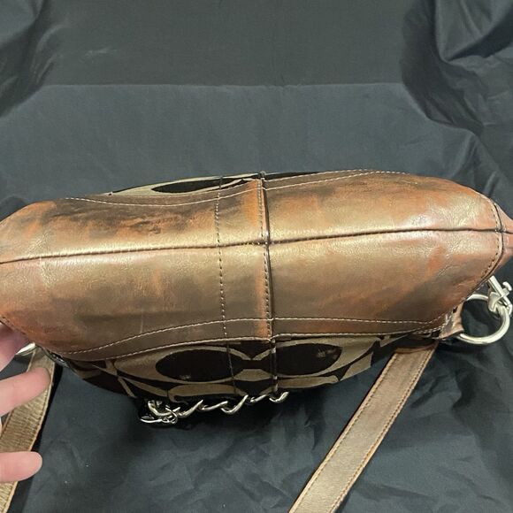 COACH SIGNATURE CHAIN DUFFLE HANDBAG #F19730. - Picture 3 of 11